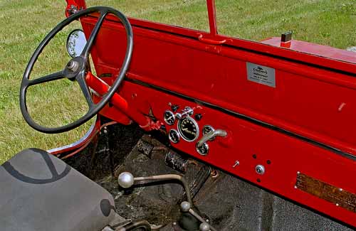 Willys CJ-2A—interior